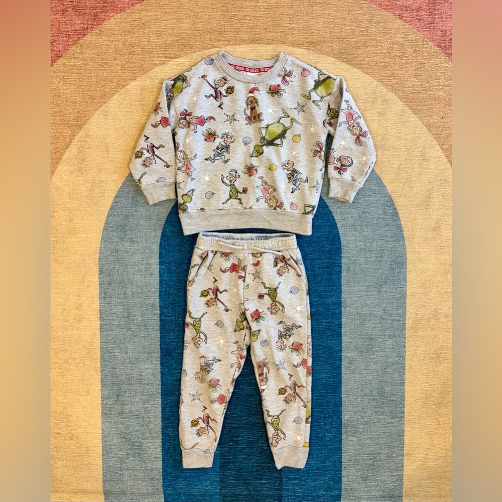 The Grinch Sweatsuit - size 4T